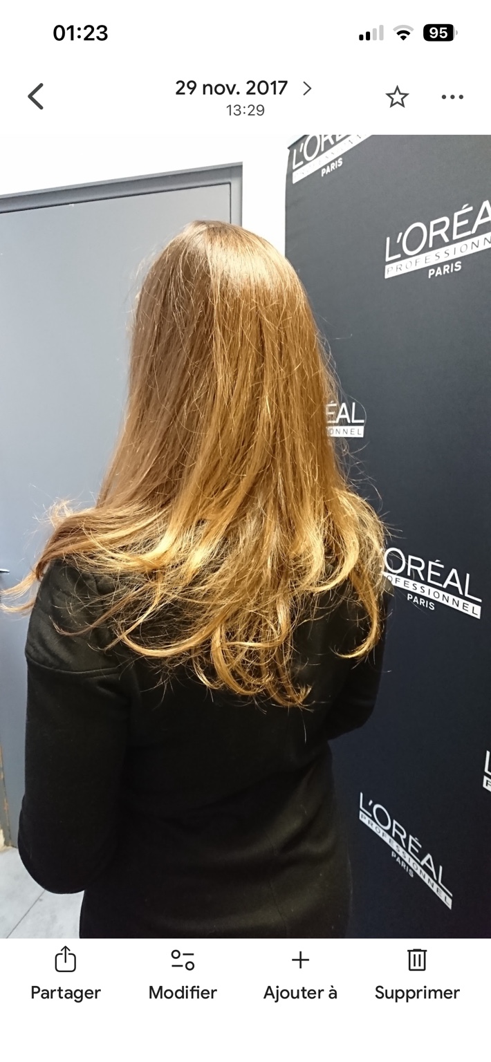 Dégradé sur cheveux longs blonds