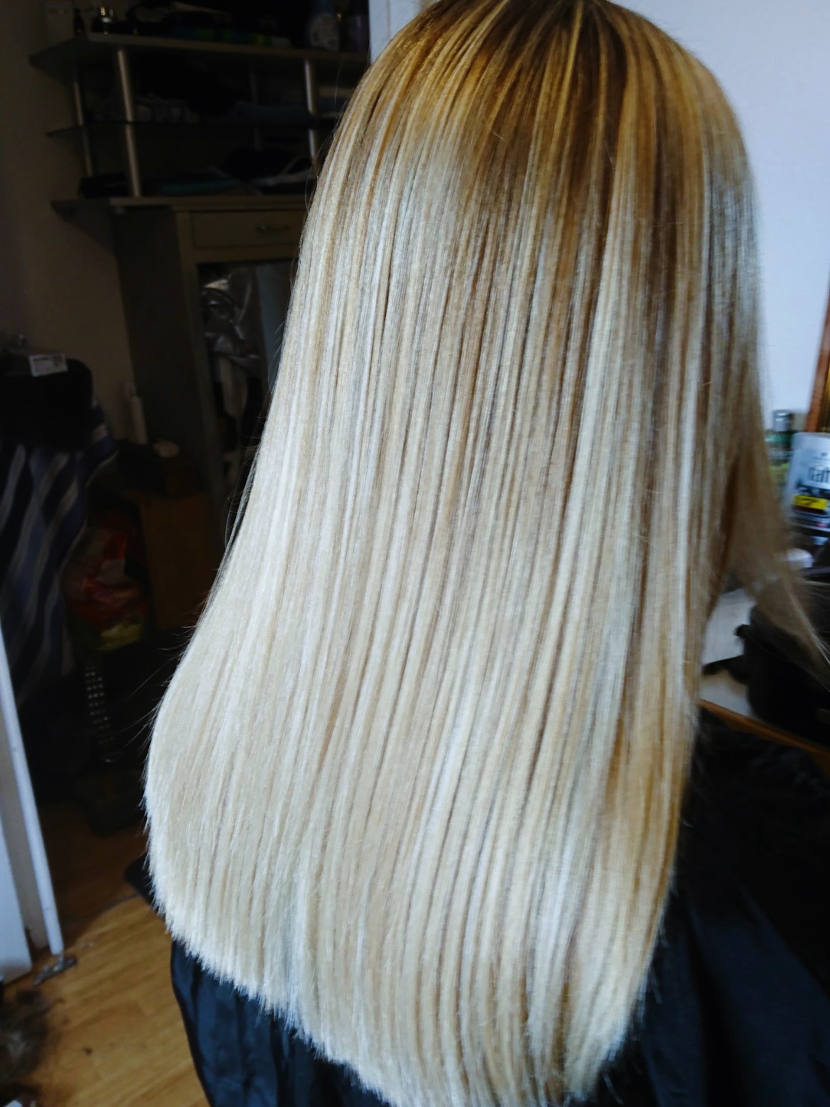 Blond lumineux sur cheveux longs